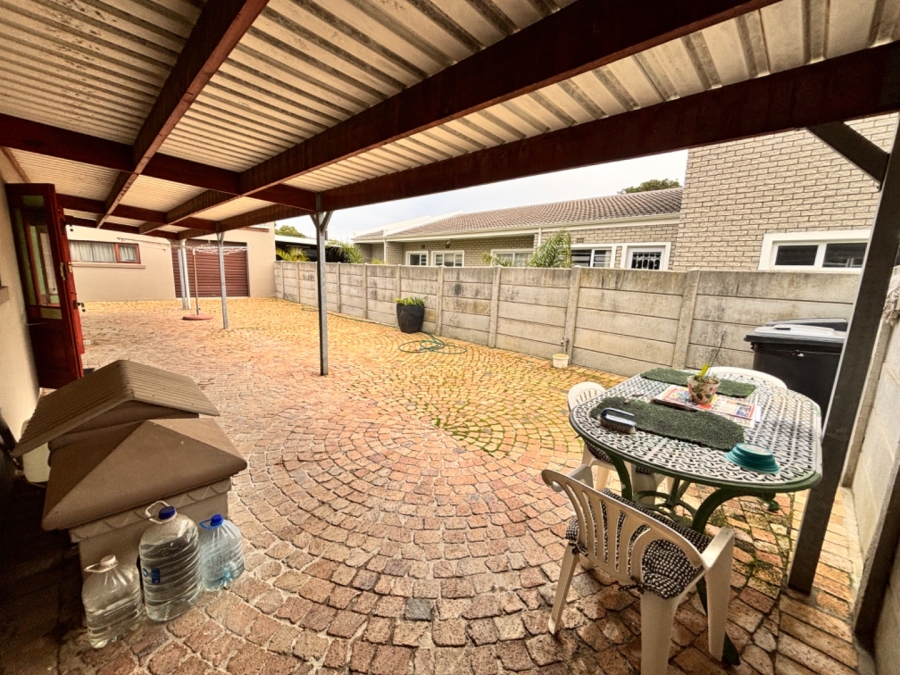 3 Bedroom Property for Sale in Dobson Western Cape